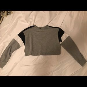 Cropped long sleeve shirt